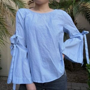 Flowy flared long sleeve with ribbons